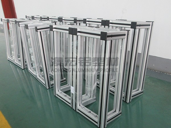 鋁型材打造的光纜設(shè)備機(jī)架：輕韌相承，穩(wěn)固護(hù)航