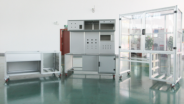 鋁型材框架怎么固定板或者鐵網？